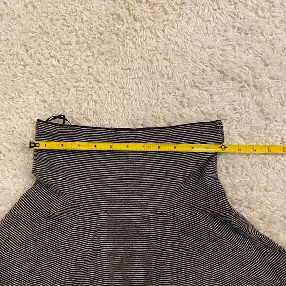 Zara Women's Knit Elastic Mini Skirt. Black/White. Medium. Dark Academia. Cute. - Picture 9 of 9